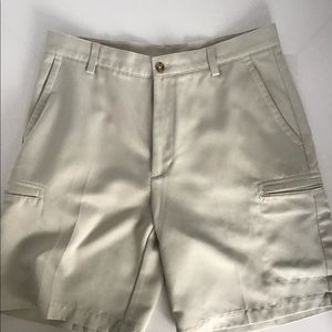 Izod cargo golf shorts men’s size 33